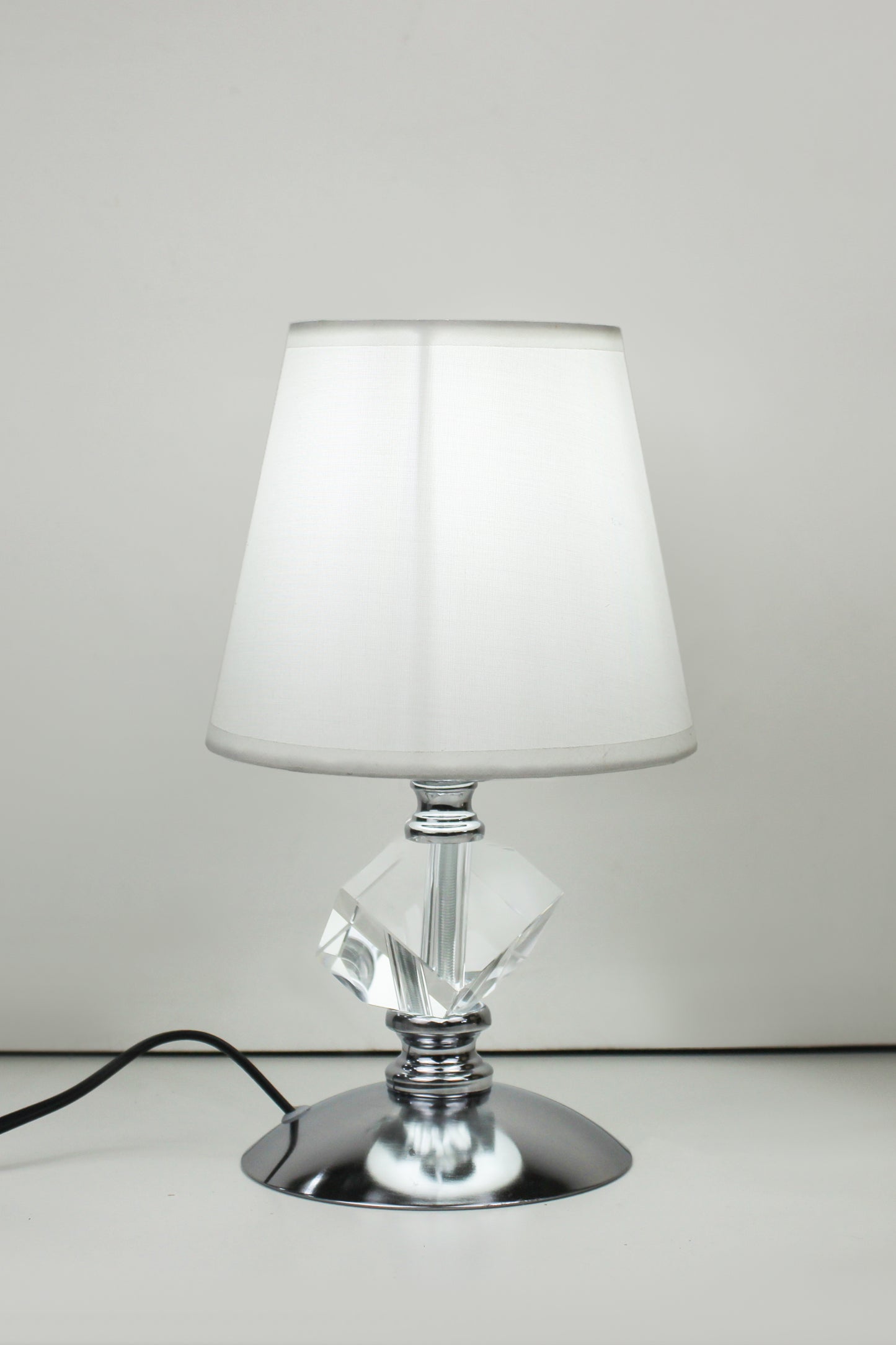 Lumetto piccolo stile moderna in cristallo e chromato LC002